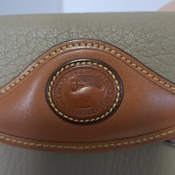 Dooney& Bourke Trifold All Weather Leather Wallet Taupe British Tan NWT - Picture 6 of 10